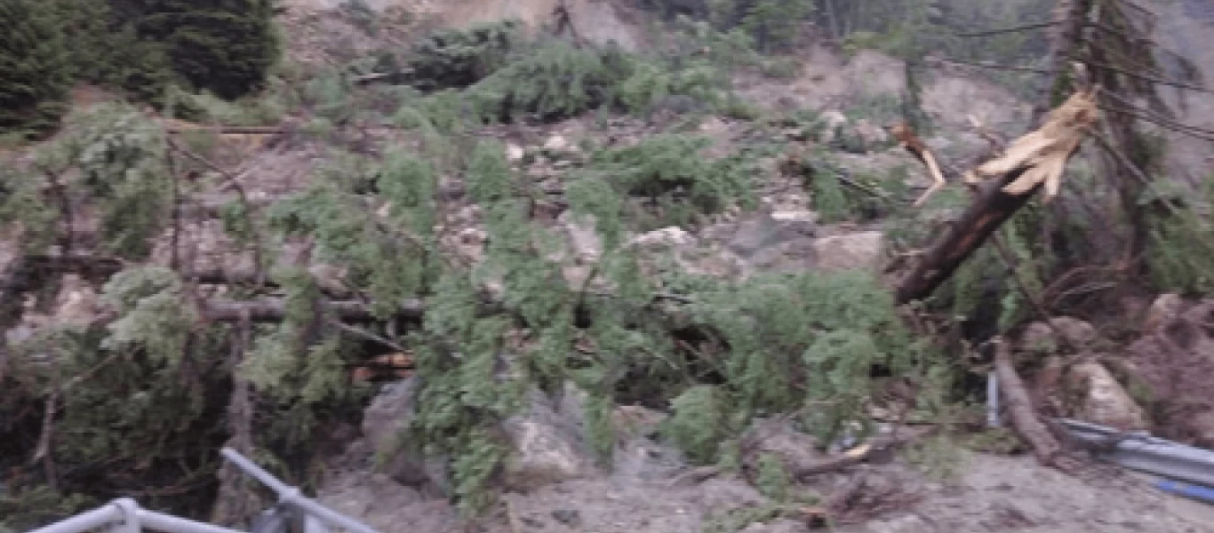 Θεοδώριανα Άρτας: Κατάπτωση «εξαφάνισε» τη γέφυρα